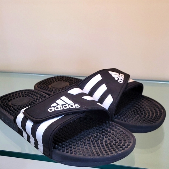 Adidas sandles - Picture 1 of 3